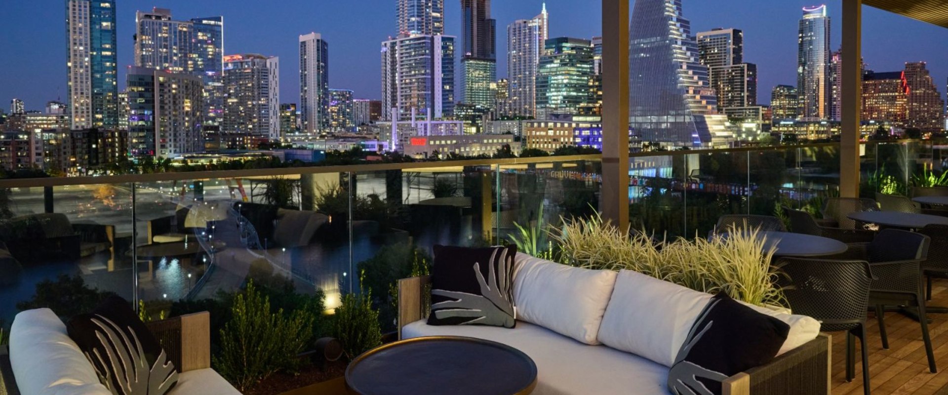 Discover the Best Pubs with Rooftop Bars in Cedar Park, TX